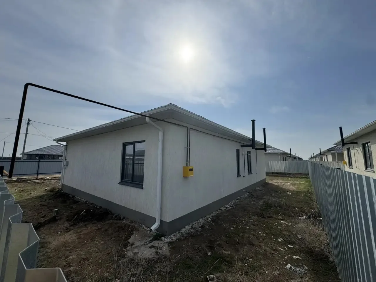 Здание Жилой дом 113 кв.м в Астраханская область